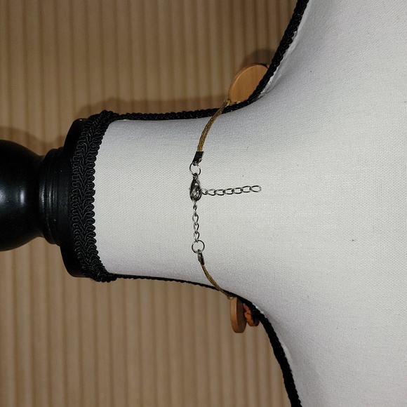 Unique Animal motif Necklace - Picture 3 of 3